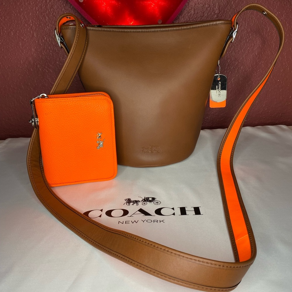 Coach Calf Leather Duffle & Matching Neon Wallet - Picture 1 of 14